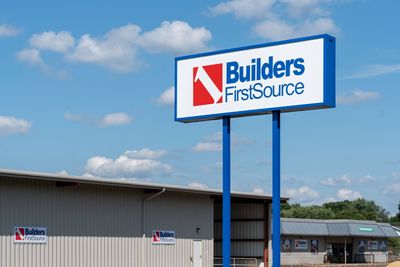 Are Wall Street Analysts Predicting Builders FirstSource Stock Will Climb or Sink?